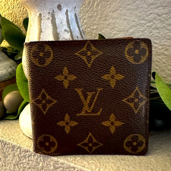 Louis Vuitton, men's monogram, bifold, wallet, vintage - Picture 1 of 17